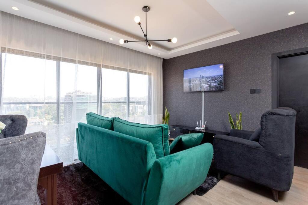 Apartment High-rise 2bd/2ba Luxury, W/pool & Gym - Westlands *