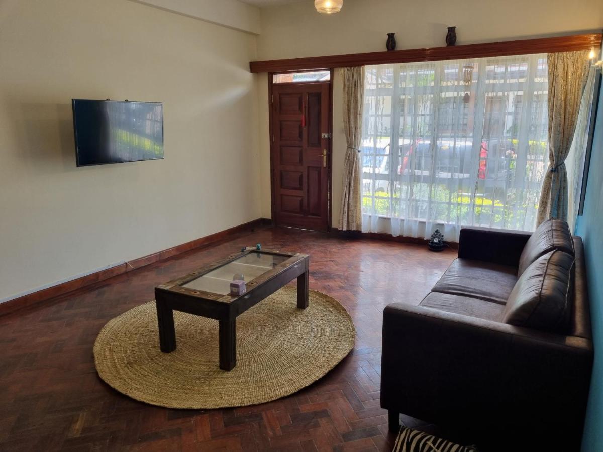 Shared With The Entertainment Spots Apartment *
