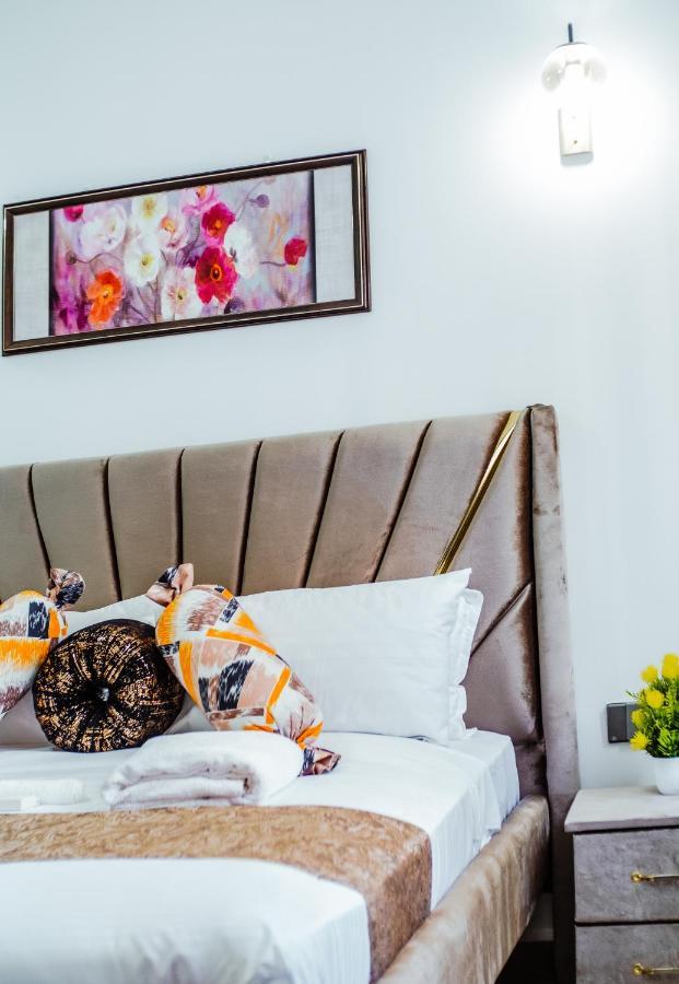 Jubilant Homes By Edmor Apartment *