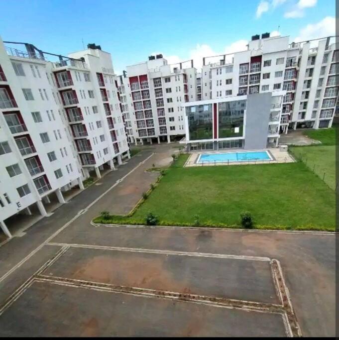 Ram Cozy With Pool, Free Parking Lot And Gym Along Ngong Road Apartment Nairobi