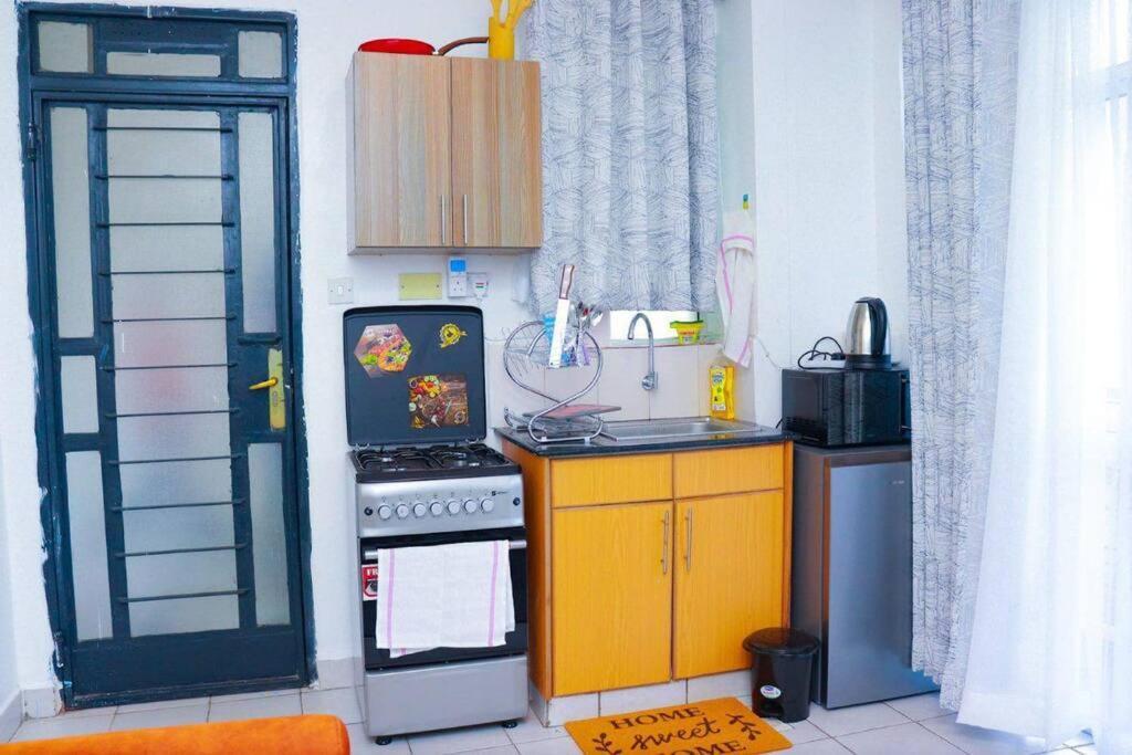Ram Cozy With Pool, Free Parking Lot And Gym Along Ngong Road Nairobi