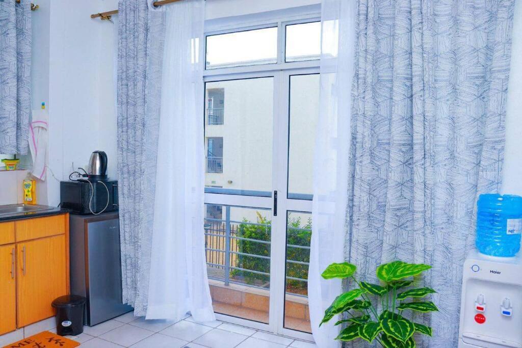Ram Cozy With Pool, Free Parking Lot And Gym Along Ngong Road Nairobi