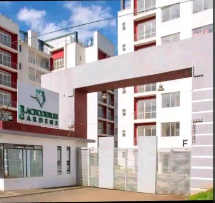 Ram Cozy With Pool, Free Parking Lot And Gym Along Ngong Road Apartment *