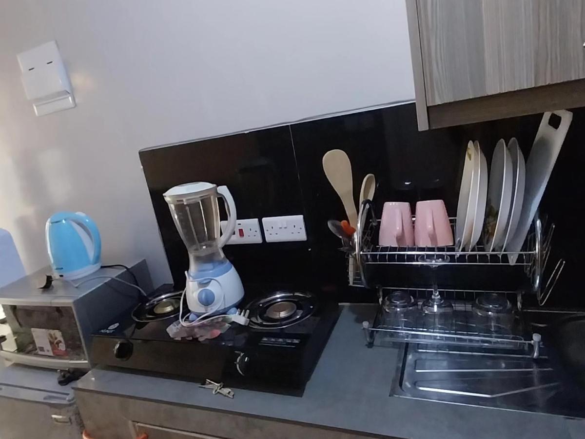 Kings And Queens Airbnb With Wi-fi Near Jkia Airport.