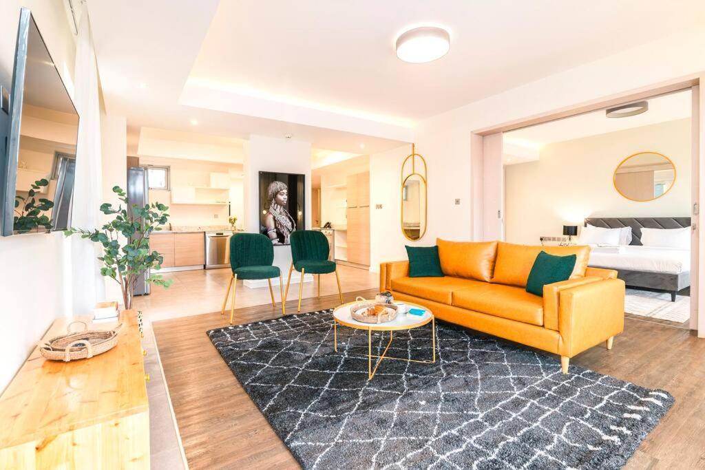 Apartment Capital Olive Tree Line 2 Bed By Yourhost,