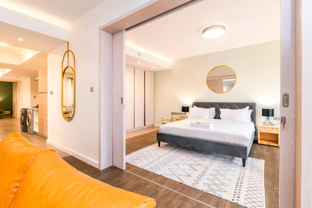 Capital Olive Tree Line 2 Bed By Yourhost, *