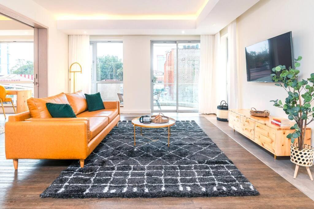 Apartment Capital Olive Tree Line 2 Bed By Yourhost,