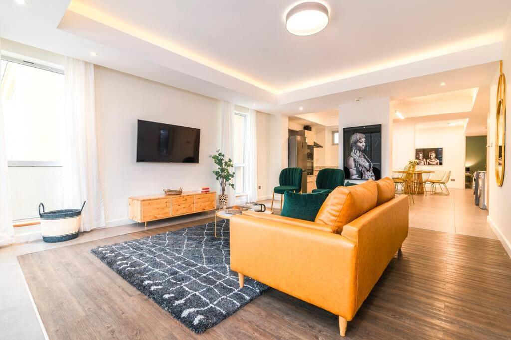 Apartment Capital Olive Tree Line 2 Bed By Yourhost, *