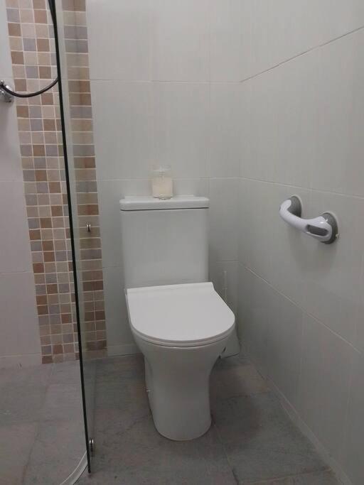 Apartment Cozy, Amenities Galore Guesthouse, 5km To Cbd *
