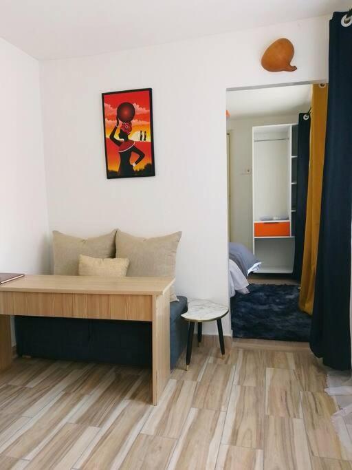 Cozy, Amenities Galore Guesthouse, 5km To Cbd Apartment *