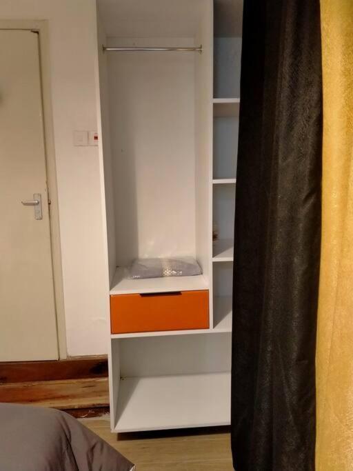 Cozy, Amenities Galore Guesthouse, 5km To Cbd Apartment *