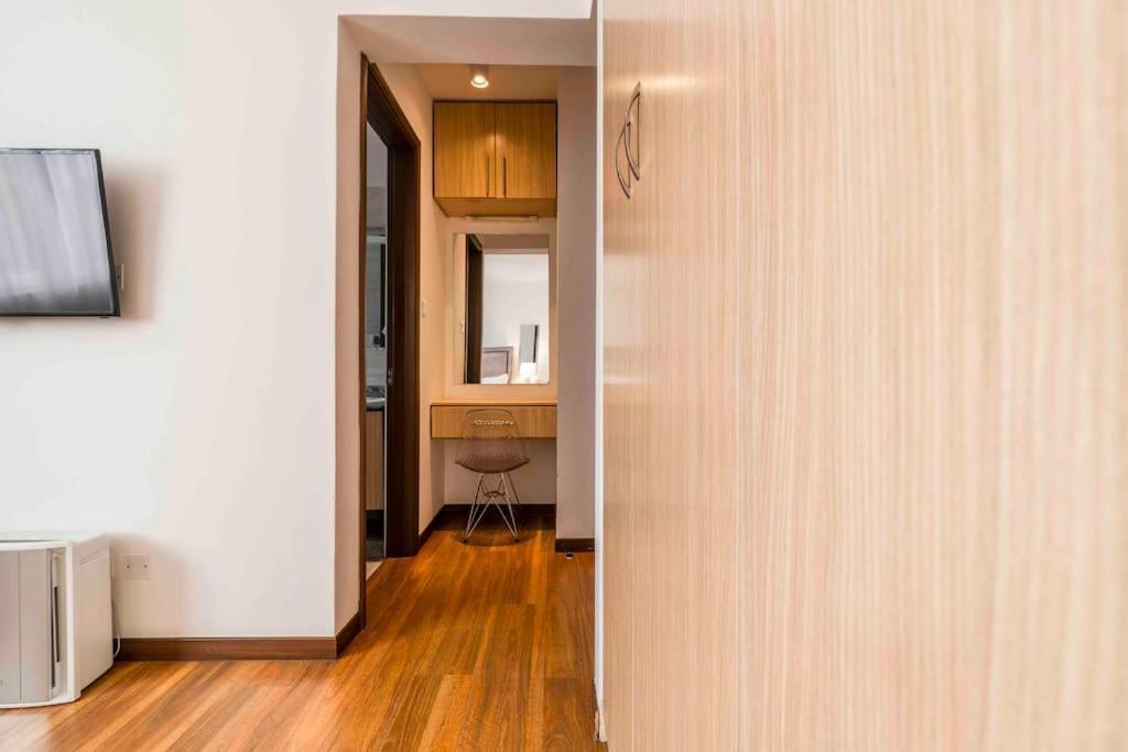 Executive Two Bdrm With Gym & Sauna . Apartment