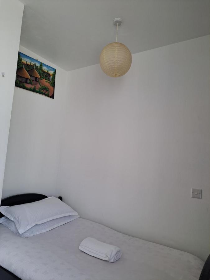 Cozy & Chic With Study, Pool, Gym And Espresso Maker Nairobi