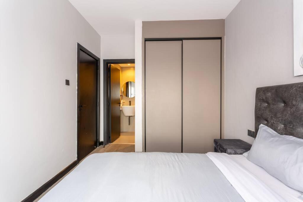 Luxury 2-bedroom At Escada Apartment