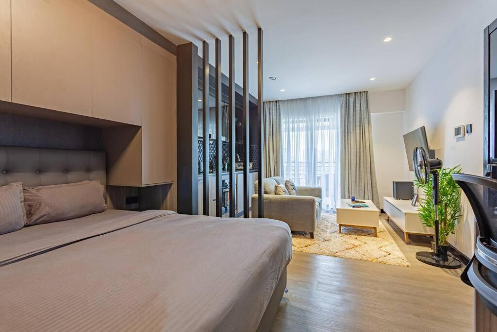 Apartment Spacious With Balcony At Escada