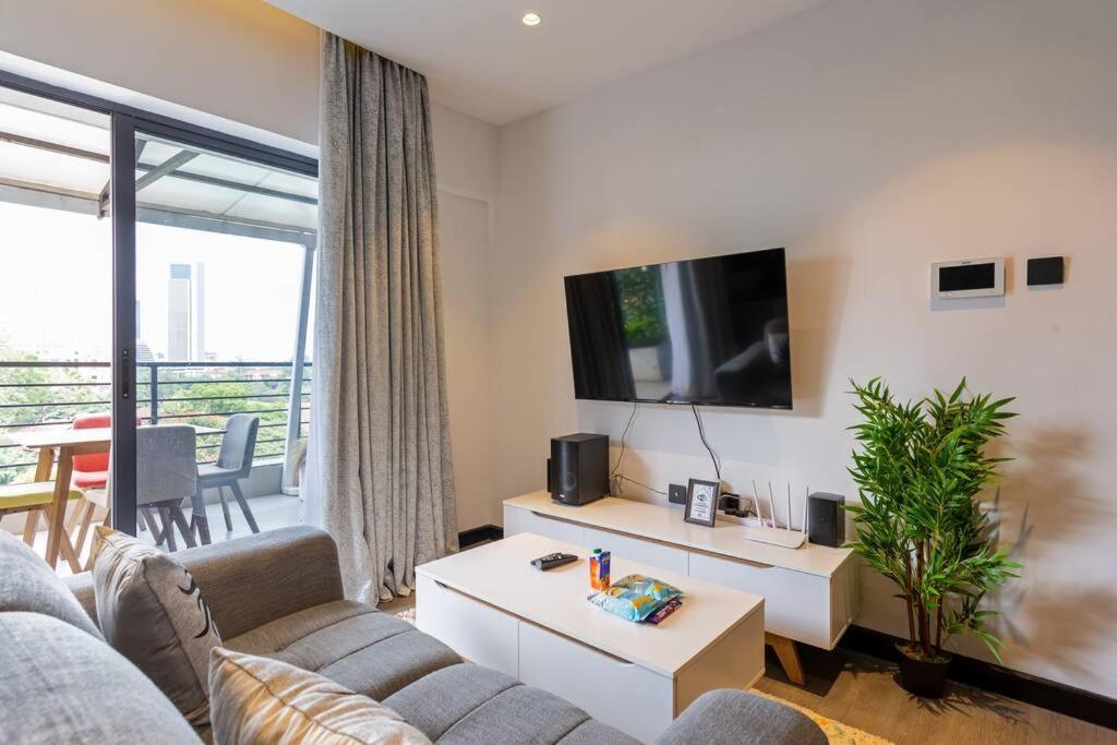 Spacious With Balcony At Escada Apartment Nairobi
