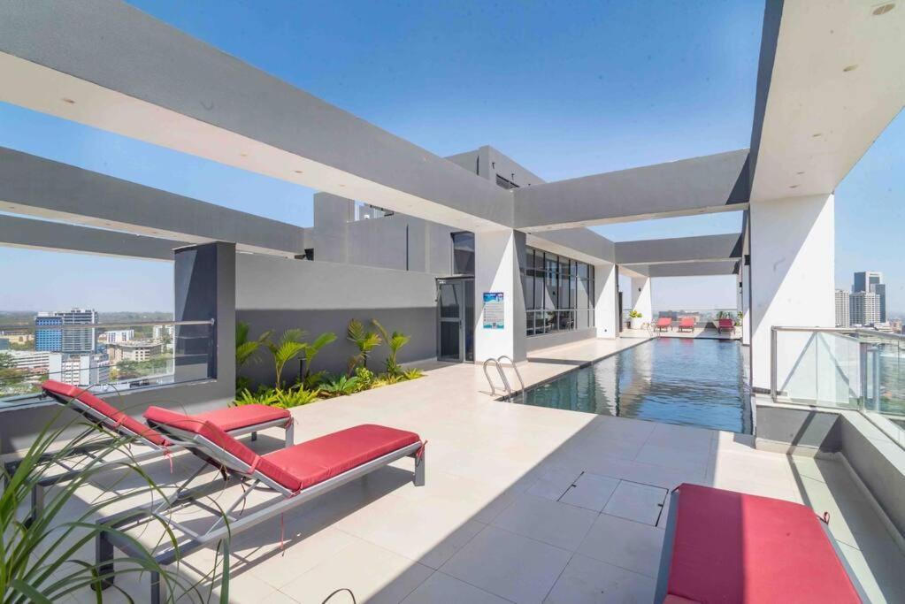 Spacious With Balcony At Escada Apartment Nairobi