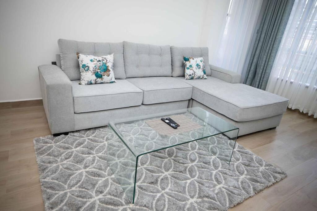 Apartment Urban Living 2br Westlands, King & Queen Size Beds *