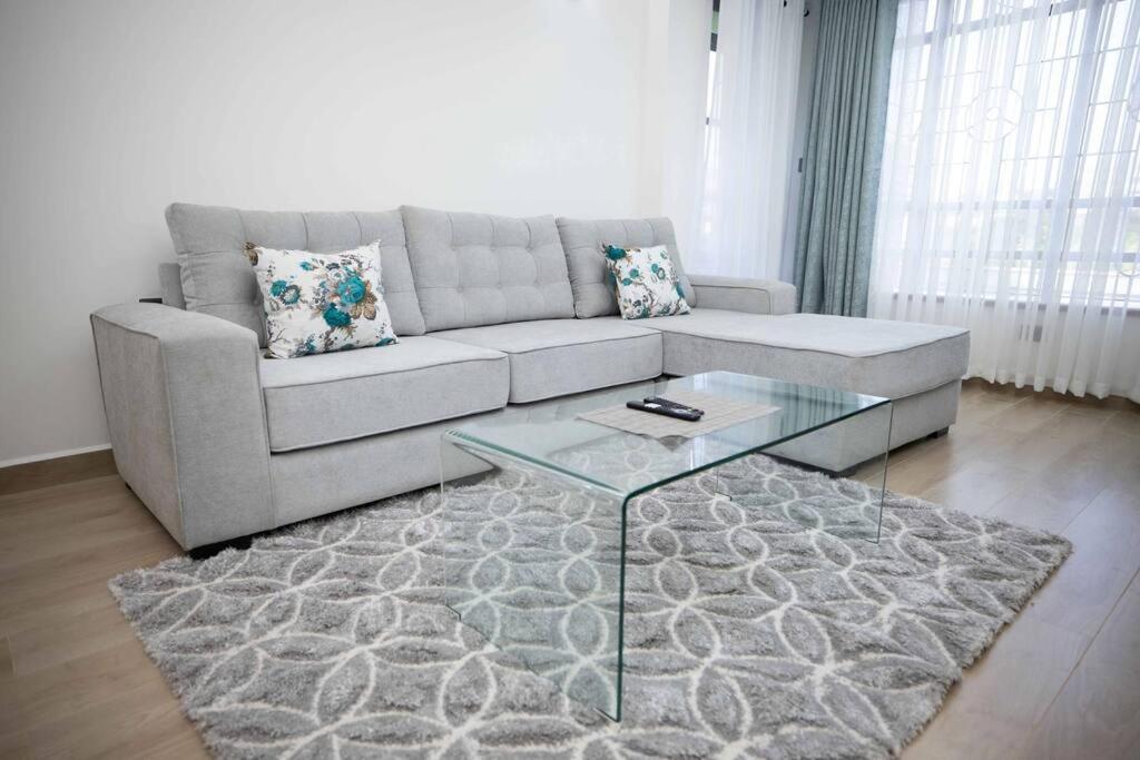 Urban Living 2br Westlands, King & Queen Size Beds Apartment
