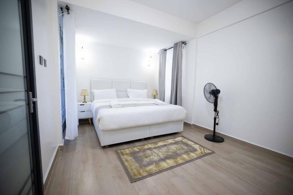 Urban Living 2br Westlands, King & Queen Size Beds *