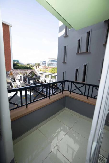 Urban Living 2br Westlands, King & Queen Size Beds * Nairobi