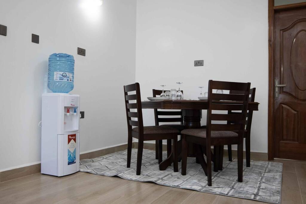 Urban Living 2br Westlands, King & Queen Size Beds Apartment