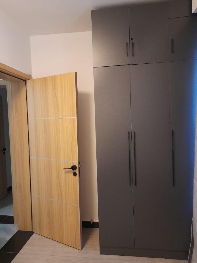 Stephanies 3 Bed Furnished Apartment