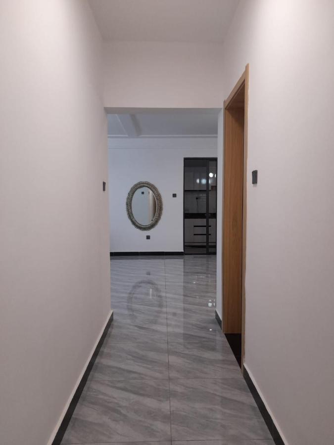 Stephanies 3 Bed Furnished Apartment *