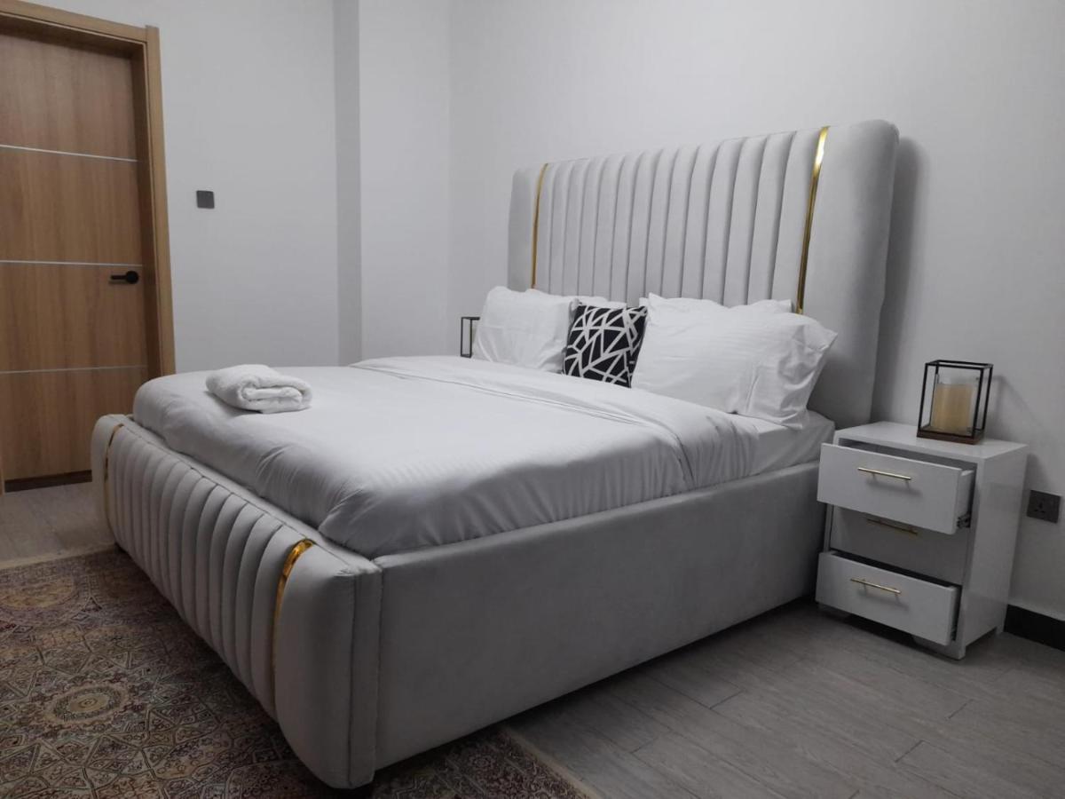 Apartment Stephanies 3 Bed Furnished *