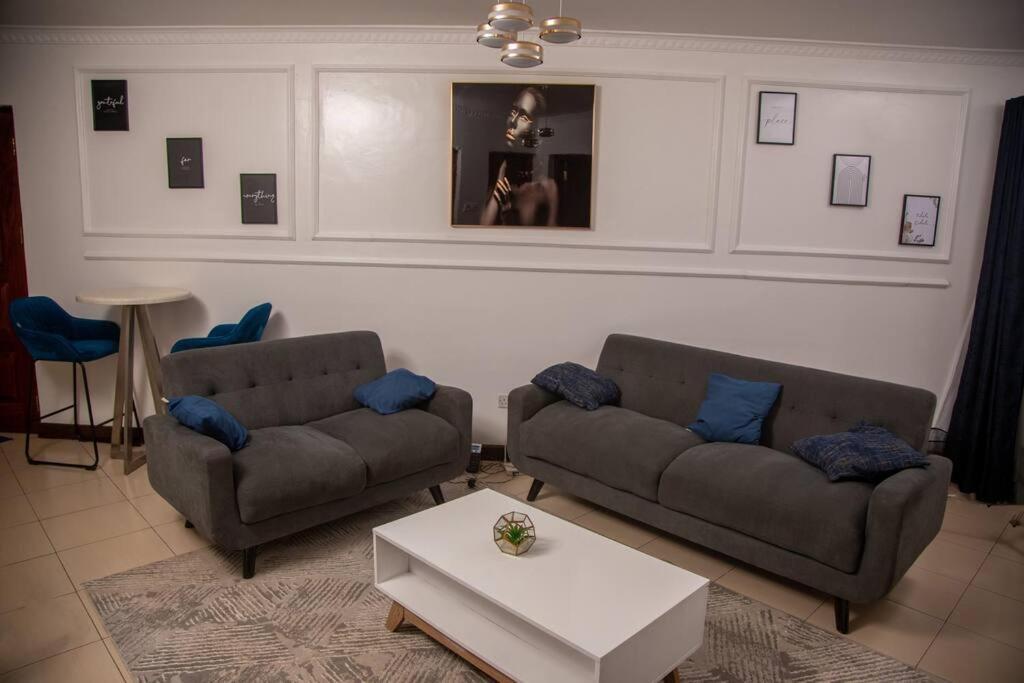 Madaraka 2 Bed With Rooftop Pool. *