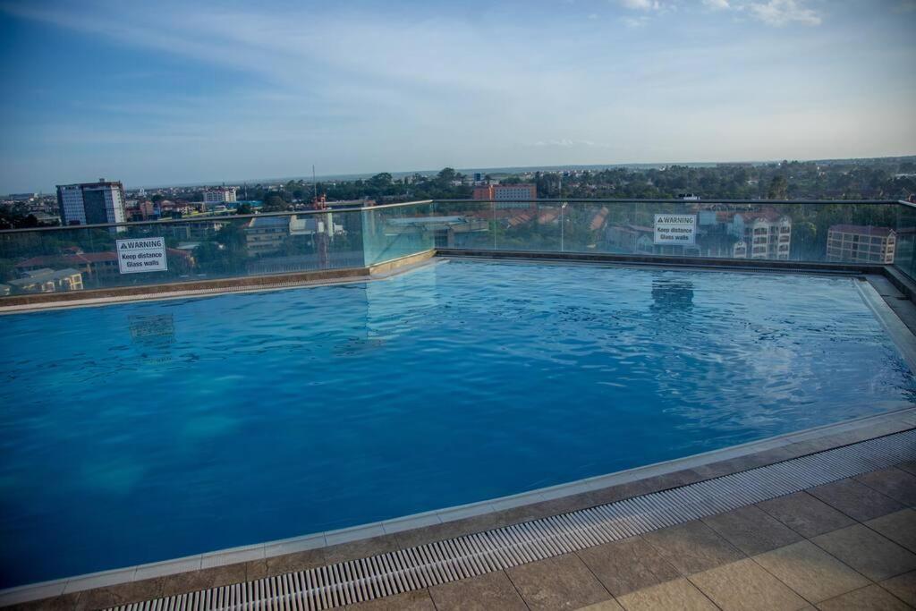 Madaraka 2 Bed With Rooftop Pool.