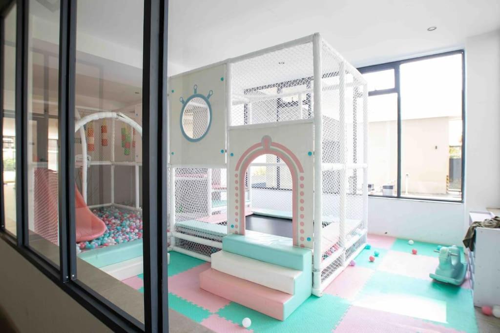 Apartment La Vie Homes *