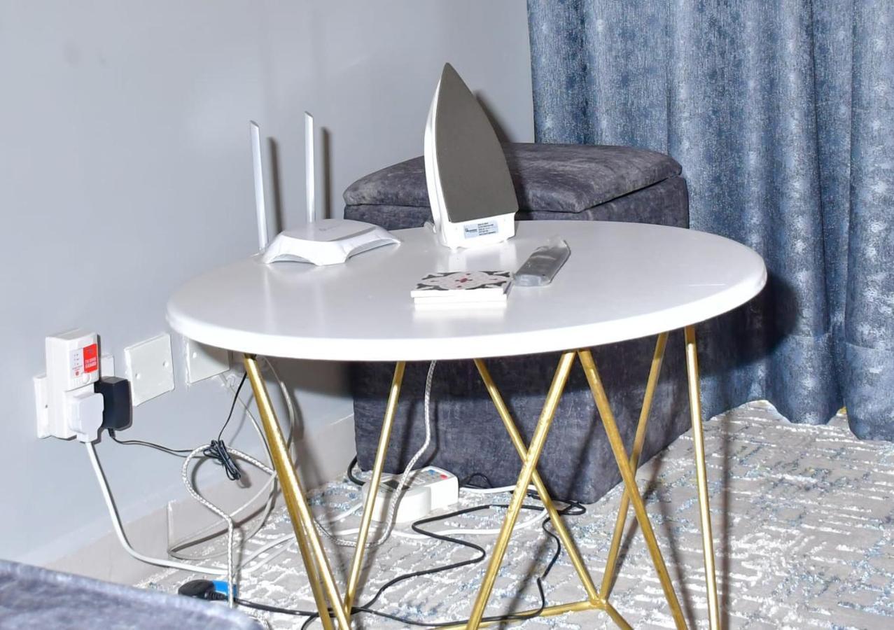 Grey With Free Parking And Wifi * Nairobi
