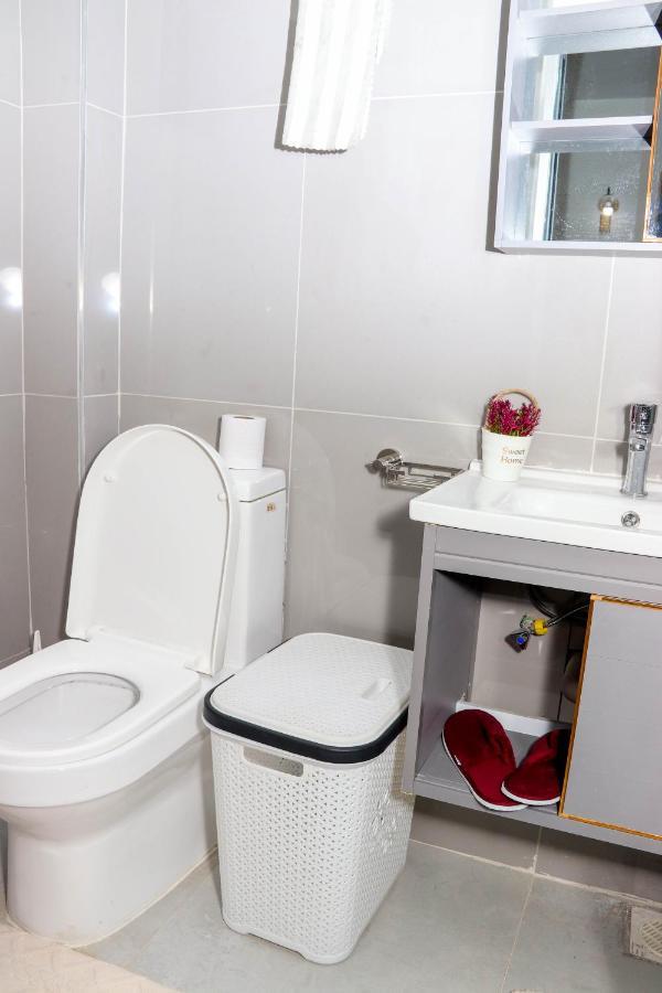 Zuri Homes By Edmor Apartment *