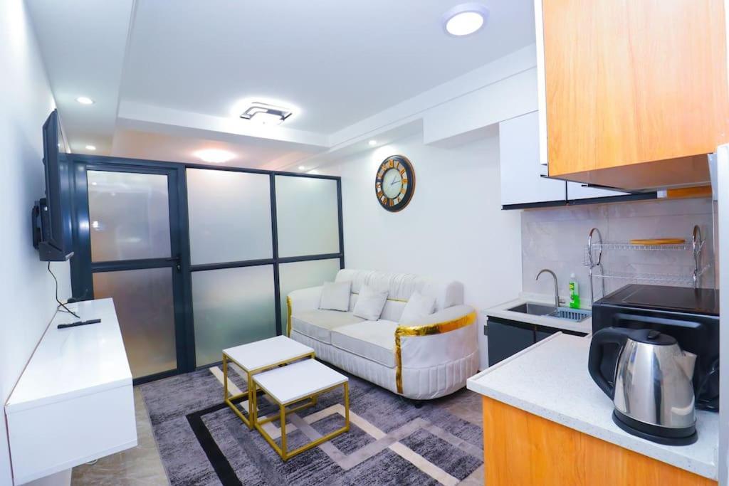 Spacious Executive Apartment *