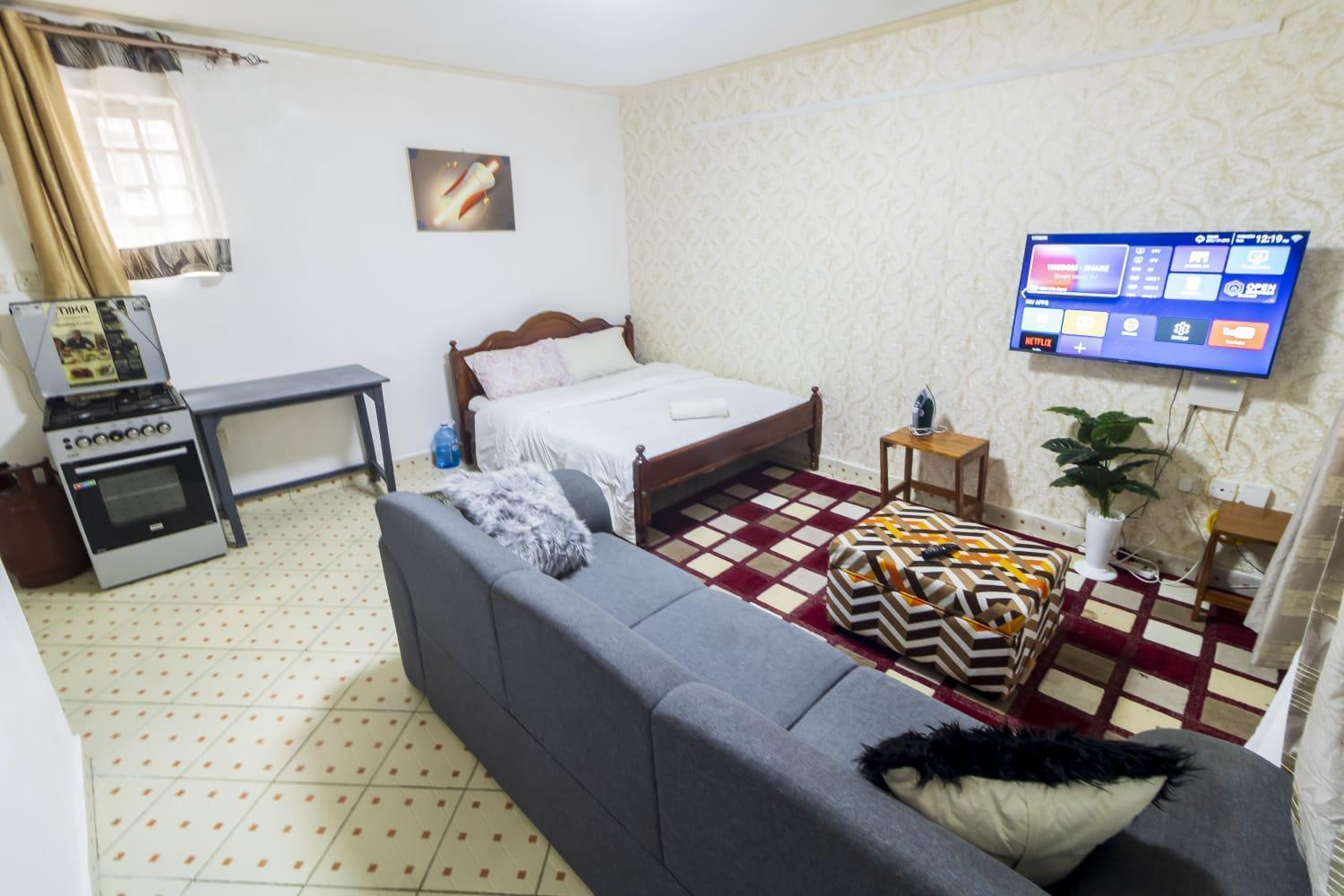 Barons Court Apartment *