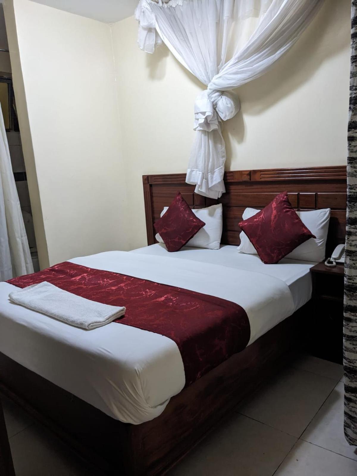 Epitome Times Hotel 3*
