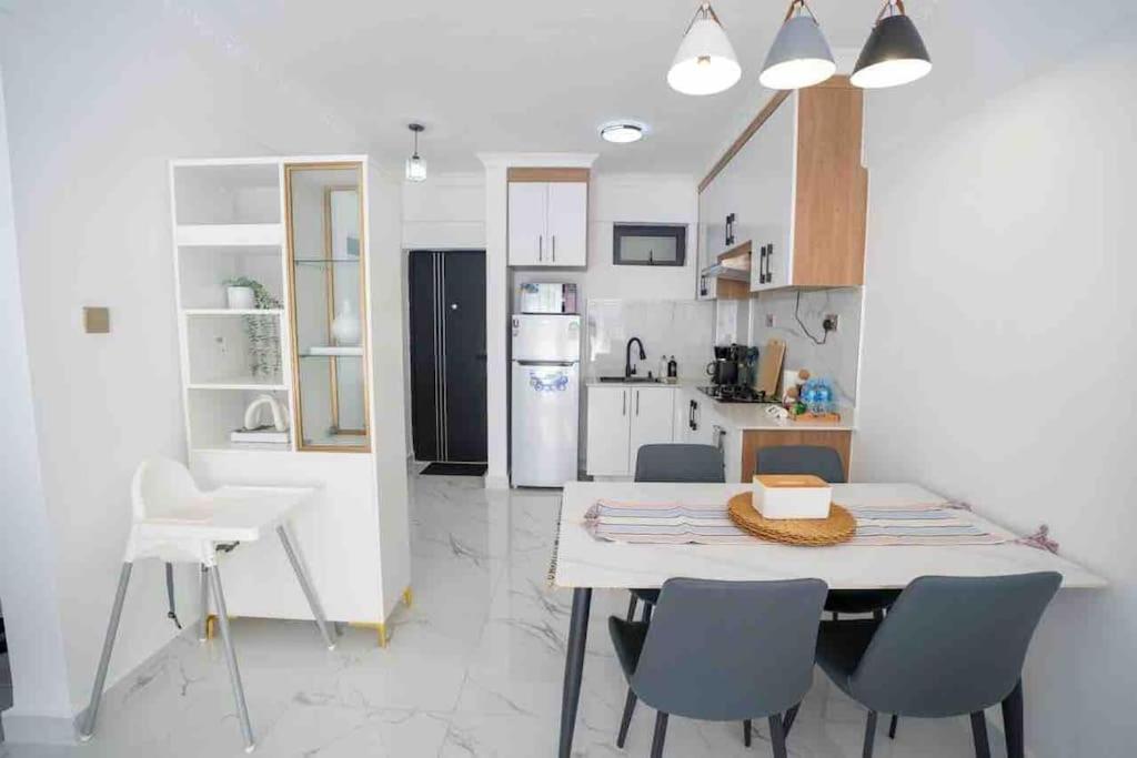 Apartment Luxury Two Bedroom In Kilimani *