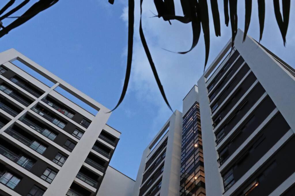 Astoria Lovely One Bedroom With Ac & Ups In Lavington