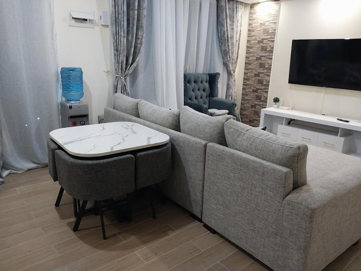 Luxury And Elegant 2 Bedroom With Views Apartment