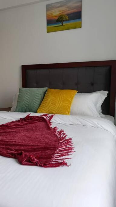 Sky-high Serenity: Your Modern 1br Retreat On The 10th Floor Apartment