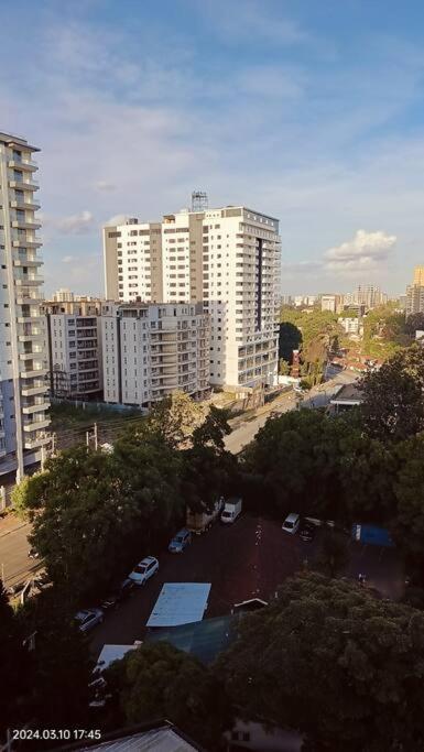 Sky-high Serenity: Your Modern 1br Retreat On The 10th Floor *