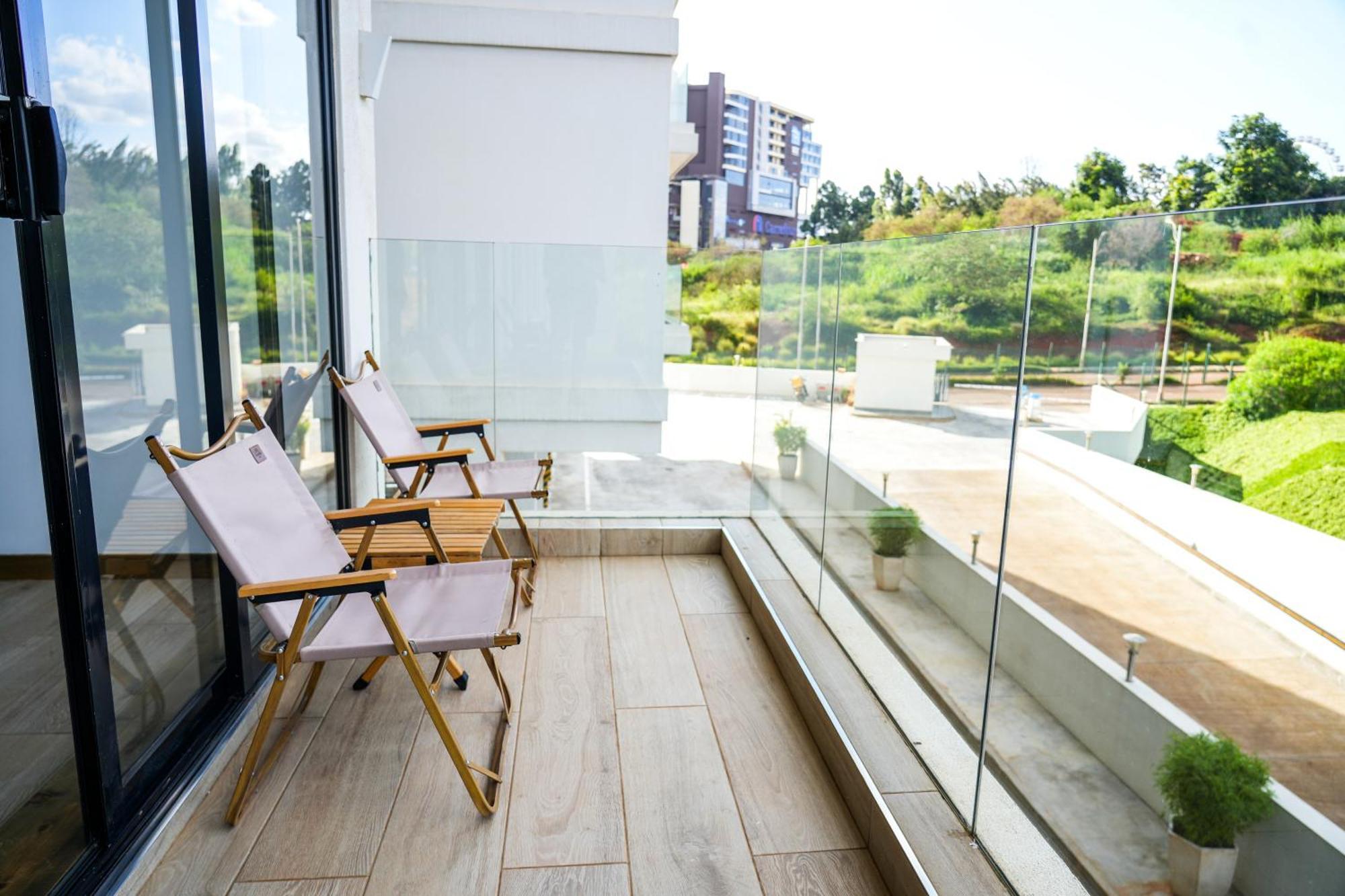 Riverbank One Bedrooms Apartment, Swimming Pool, Gym, Workspace, Db Space Living *