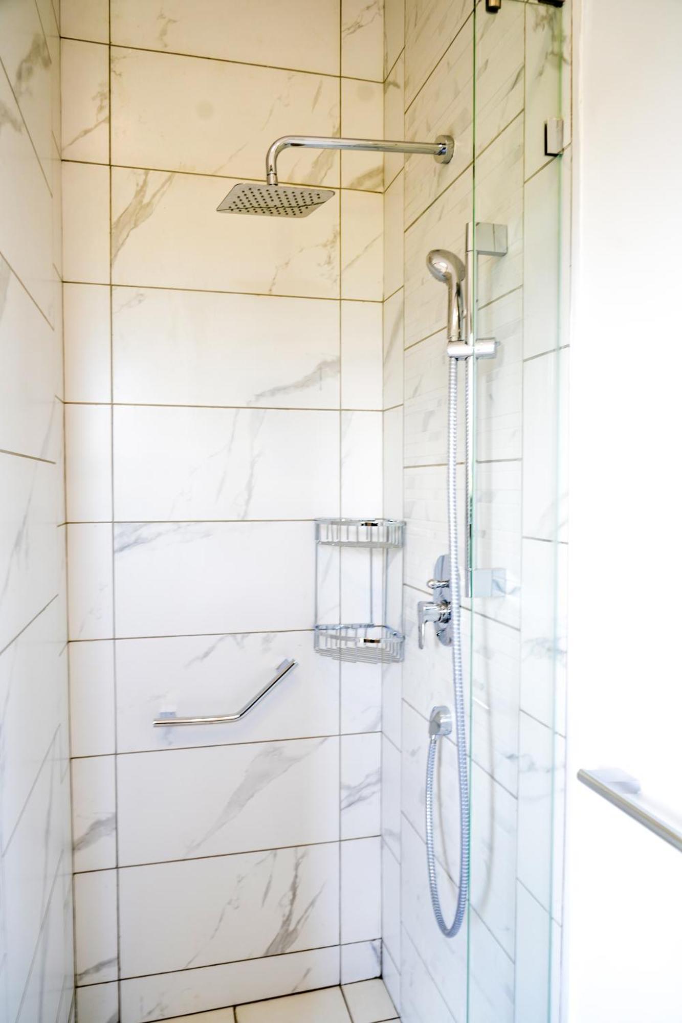 Riverbank One Bedrooms Apartment, Swimming Pool, Gym, Workspace, Db Space Living Apartamento *