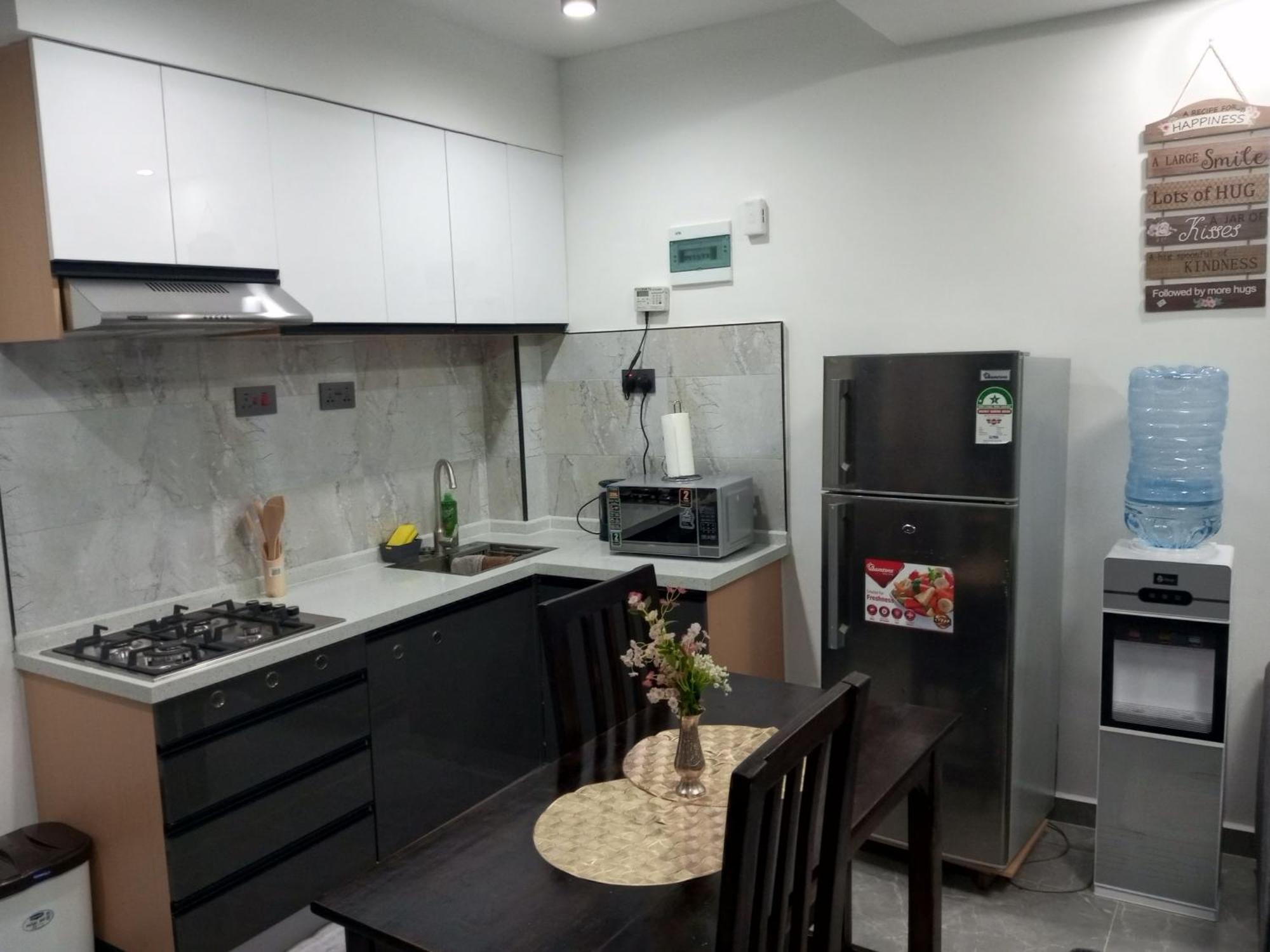 Tranquil 7th Floor Near Art Caffe Market Apartment *