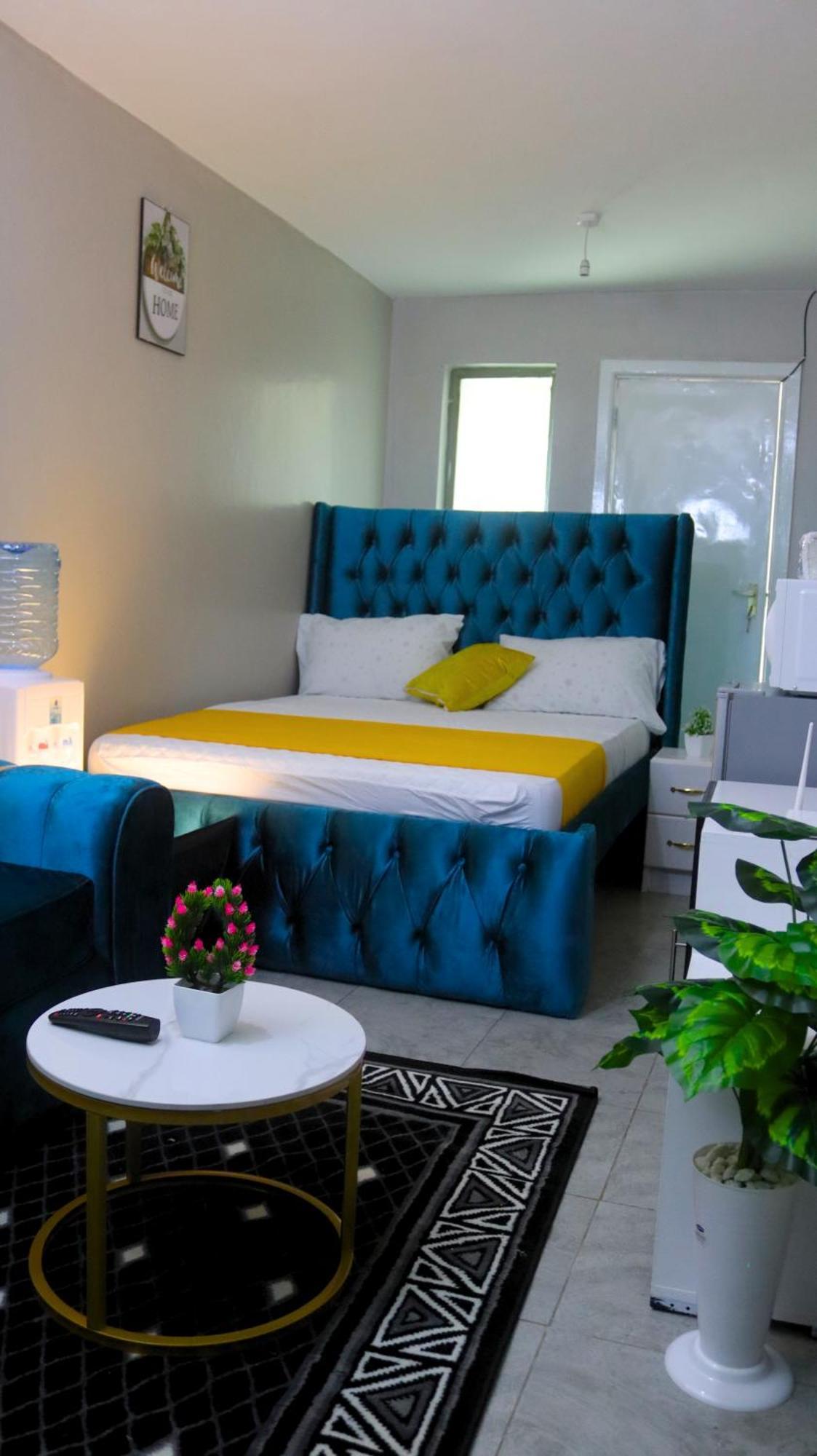 Definitehomes1 - Fully Furnished With A Rooftop Restaurant Near Jkia Airport, Downtown Apartment *