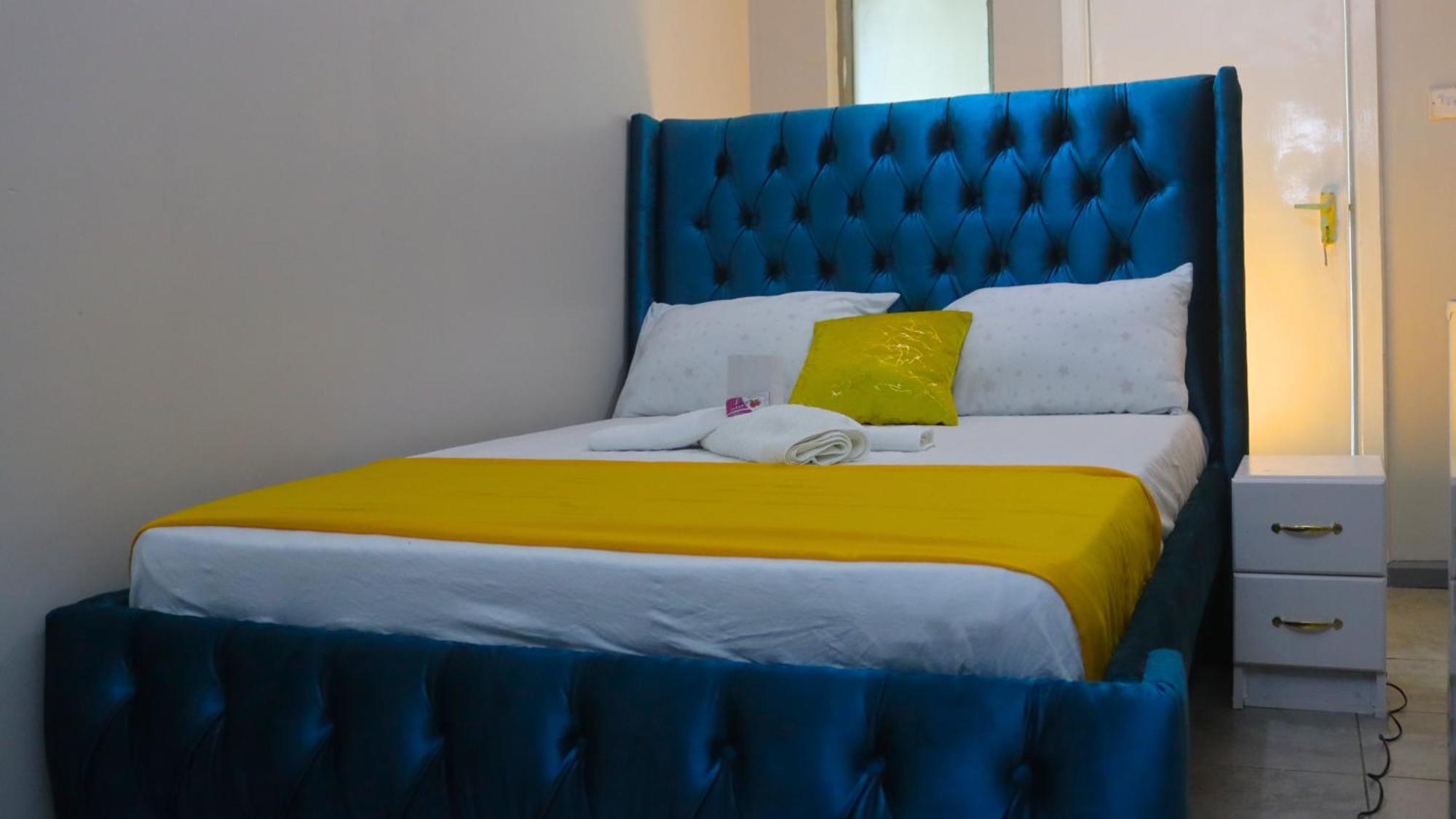 Definitehomes1 - Fully Furnished With A Rooftop Restaurant Near Jkia Airport, Downtown *