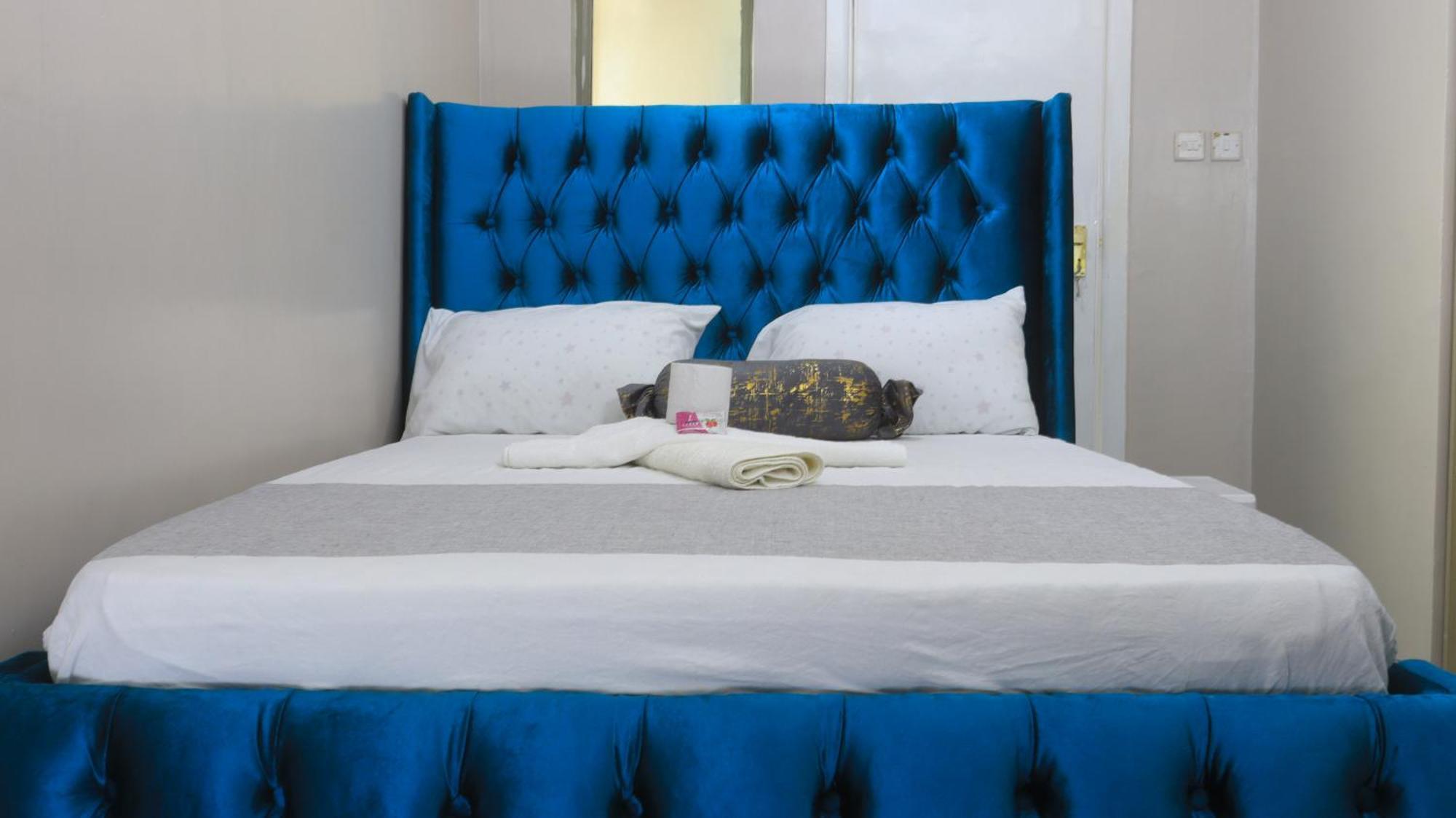 Definitehomes1 - Fully Furnished With A Rooftop Restaurant Near Jkia Airport, Downtown Nairobi