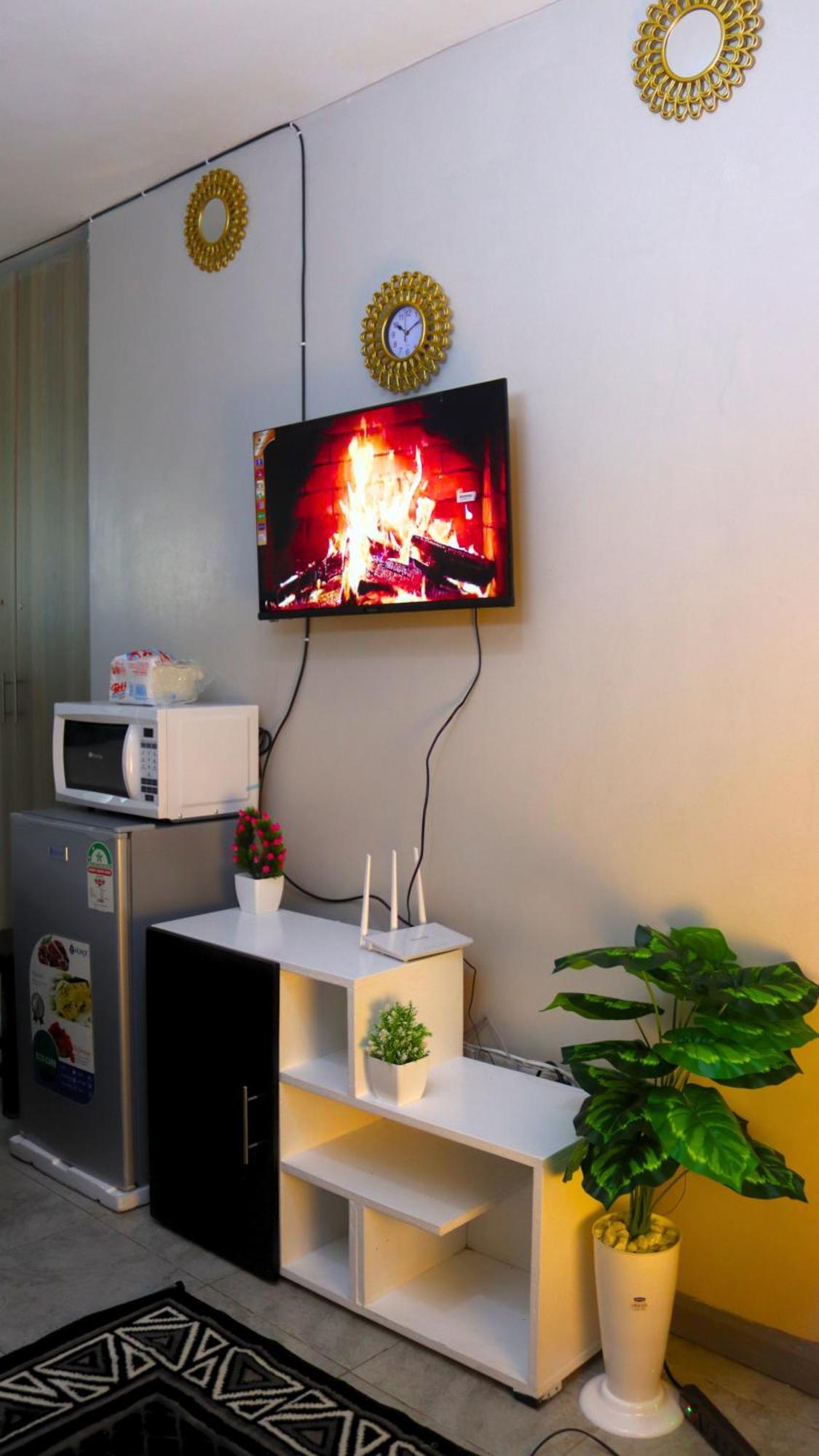 Definitehomes1 - Fully Furnished With A Rooftop Restaurant Near Jkia Airport, Downtown Apartment