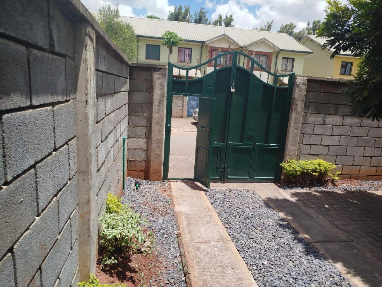 Apartment Shaba Maisonette Fully Furnished Nyayo Estate Kenya Namba Simu Sufuri Saba Sufuri Moja Moja Nne Tisa Sufuri Sufuri Saba Next To Jkia Jomo Kenyatta International Airport,next To Sgr Terminus Next To Kenya Airways Pride Centr *
